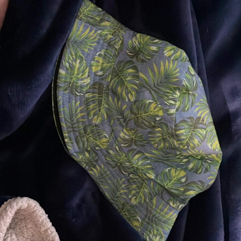 Unbranded Reversible Bucket Hat Floral/Black Excellent Condition